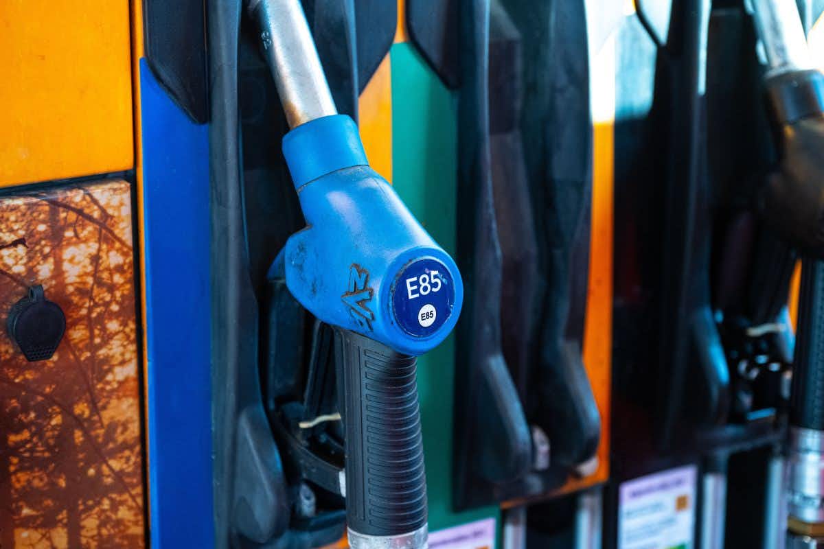 Bioetanol E85 – czym właściwie jest i kto powinien tankować taki rodzaj benzyny?