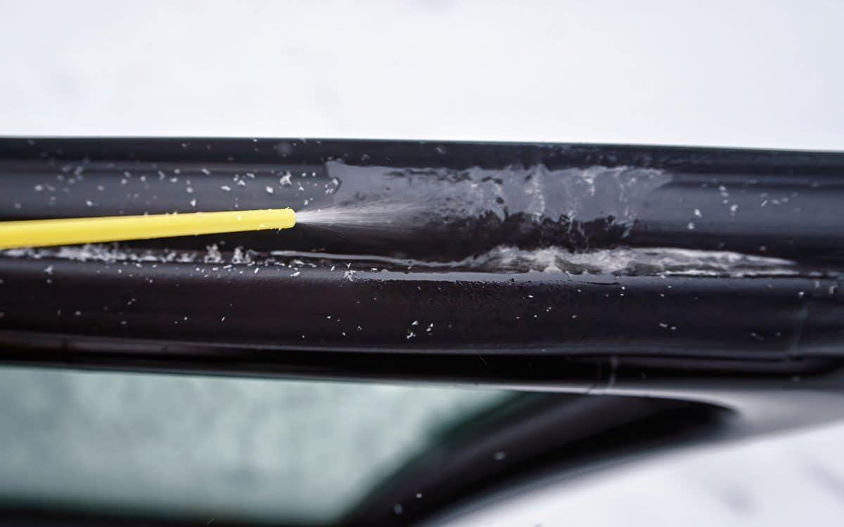 Czy warto smarować uszczelki w samochodzie?