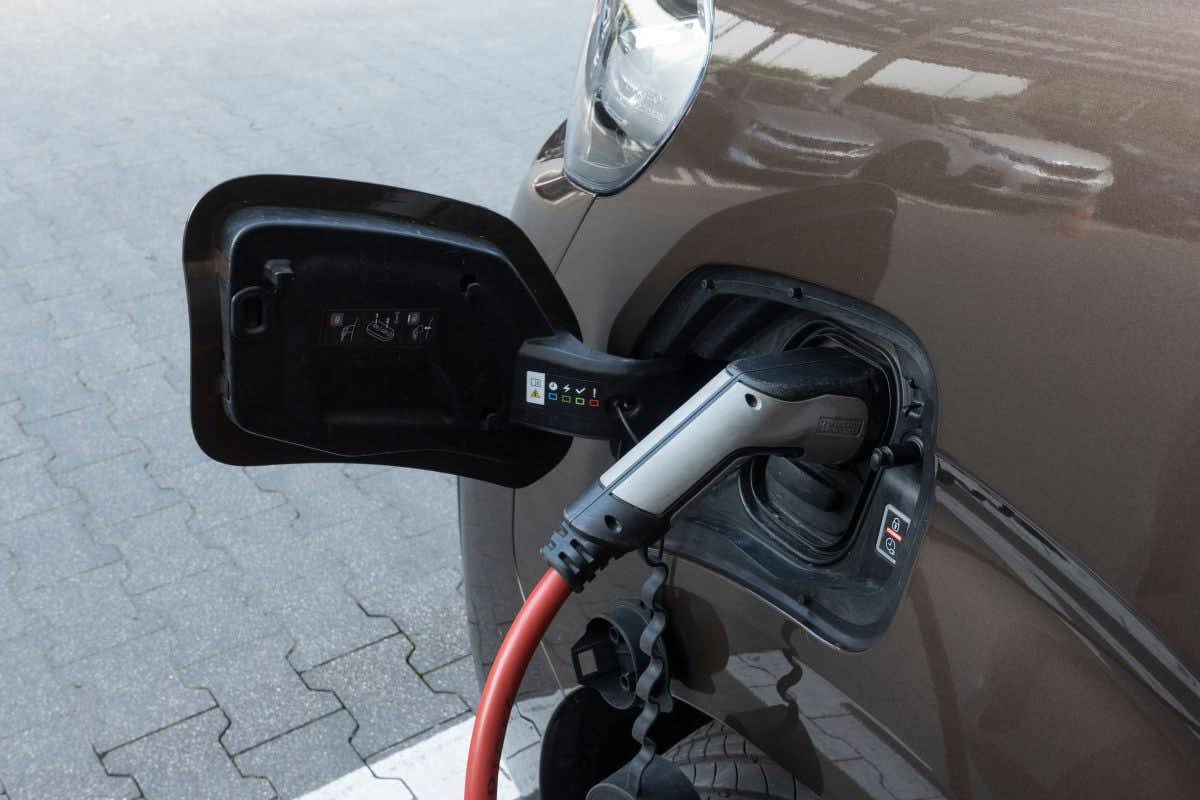 Ile kosztuje ładowanie auta elektrycznego w 2024 roku?